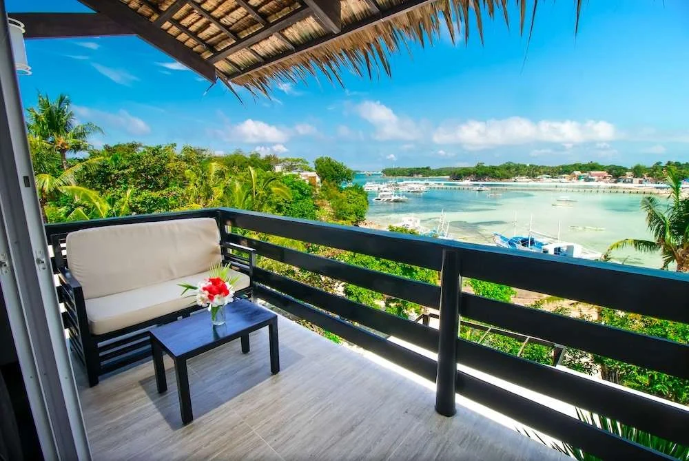 Beachfront Resort Malapascua